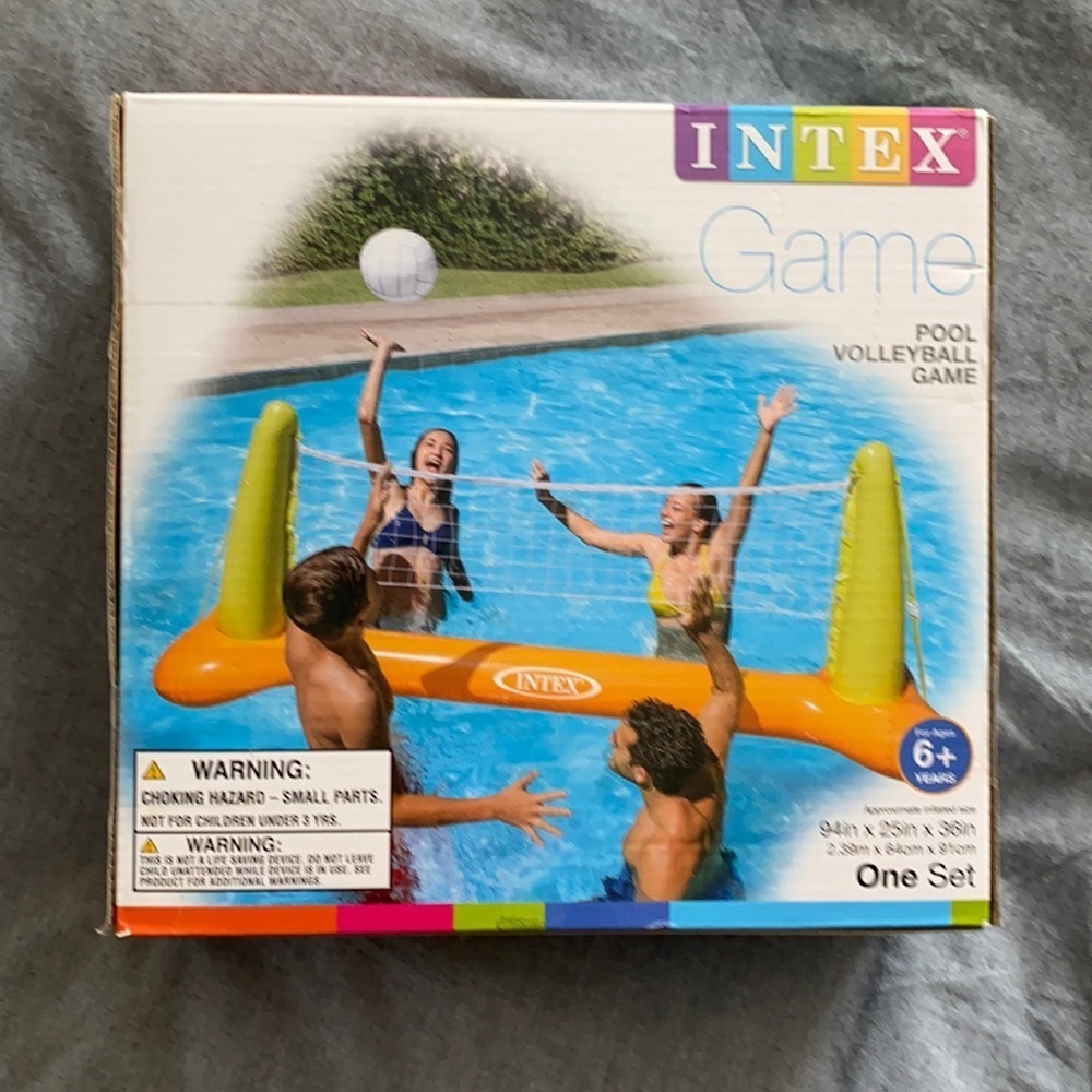 Pool volleyball game